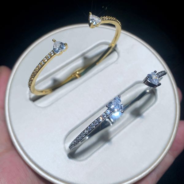 Bling 5a Bracelet de bracelet de bracelet en forme de zircone cubique en forme de coeur pour femmes Iced Out Band Stack Simple Classic Jewelry classique