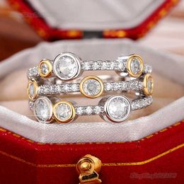 Bling Bling Vvs Moissanite Ring 100% 925 Sterling Ring Designer Style Anillo bicolor con líneas geométricas huecas Anillo de diamante punteado Anillo de separación de color para mujer