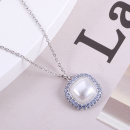 Bling Blue Diamond Élégant Charme Pendentif Colliers pour Femmes Carré Géométrie Cristal Nacre Amour Bijoux De Mariage Collier Ras Du Cou