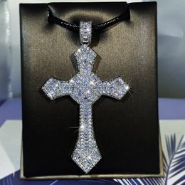 Collier avec pendentifs croix en pierre de diamant scintillant, plaqué platine, cadeau pour hommes et femmes, bijoux religieux