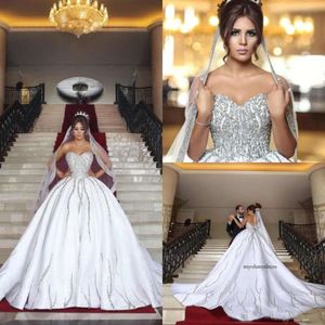 Bling Dubai Arabische prinses jurken kralen pailletten Sweeting Backless Country trouwjurk met bijpassende sluiers bruidsjurken 0521