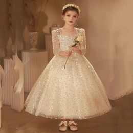 Bling Flower Girl Robes Jewel Neck Lace Appliques jupes à plusieurs niveaux Girls A Line Kids Birthday Appliquée Pageant Gowns Tulle First Communion Robe 403