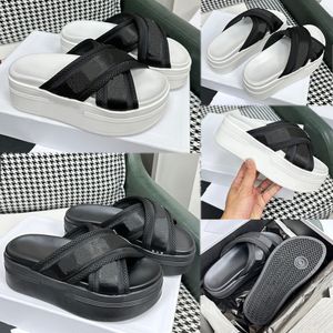 Block Slide in Mesh Textile avec Jacquard Optic White Womens Brand Brand Sandal avec logo brodé dans les sandales de plateforme tendance des nouvelles sandales de vacances supérieures des années 2023 supérieures