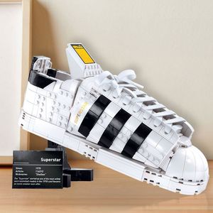 Blocs série créative baskets chaussures de course construction coquille tête Sport briques jouets pour enfants cadeaux de noël 10282 230731