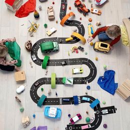 Blokkeert DIY -verkeersspeelgoed voor kinderen Road Building Toy Car Roadway Expressway snelweg flexibele puzzelbaan spelscène set mat 230105