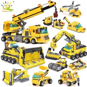 Blokken Huiqibao Toys 693pcs 8in1 Engineering Truck Building Crane Bulldozer auto Stad Bouwstenen Set voor kinderen kinderen 220826