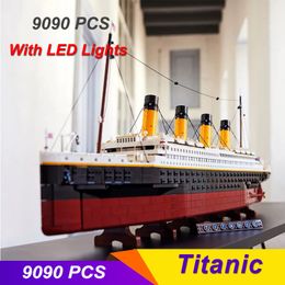 Blocs en Stock compatibles 10294 Titanic 9090 pièces grand bateau de croisière briques de construction enfants bricolage jouets cadeaux adultes 230222