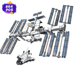 Blokken LEGP ISS IDEAS International Space Station 21321 Bouwkit Adult Set for Display maakt een geweldig verjaardagscadeau 230222