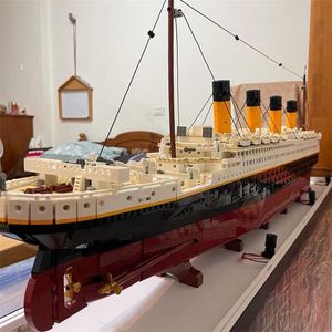 Blokken Modelbouwsets 9090pcs Movie Titanic Groot cruiseschip Stoomschip Plastic Model 10294 Bouwstenen van bouwstenen Speelgoed voor kinderen J240307