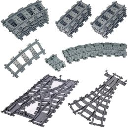 Bloque les nouveaux trains de la ville traces flexibles Soft Straight Curved Rails Switch Building Models Creative Models Railways Toys for Kids Gifts