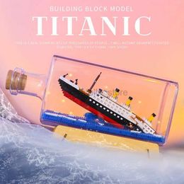 Blokken Nieuwe Micro Bricks Mini Bouwsteensets Constructie Diamant DIY Model Drift Fles Speelgoed RMS Titanic One Piece Piratenschip 240120