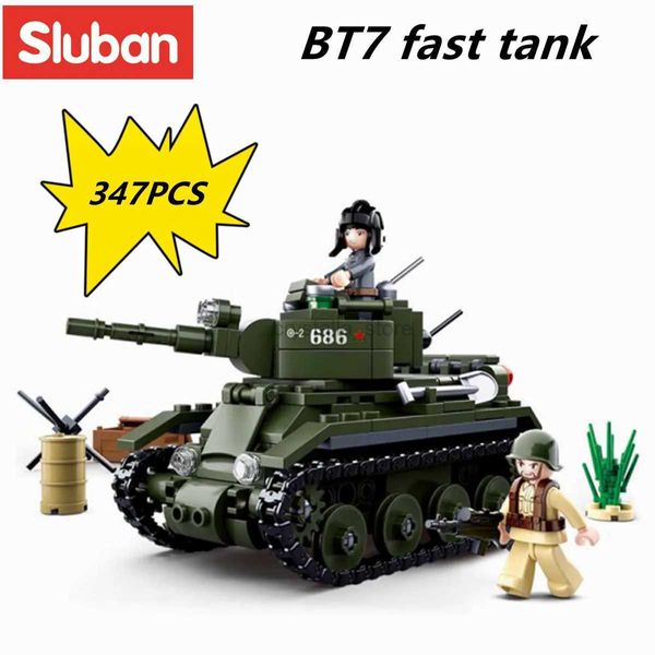 Blocs Sluban Building Block Toys WW2 Army BT7 Fast Tank 347PCS Briques B0686 Construction militaire compatible avec les grandes marques 240120