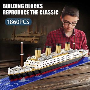 Bloques Titanic Creative Luxury Iceberg Crucero Barco Naufragio Set Ciudad DIY Modelo Bloques de construcción Ladrillos Juguetes para niños Regalo para adultos R231208