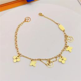 Blooming Charm Bracelets Pour Femmes Créateurs De Mode Bijoux Bracelet En Argent De Luxe Lettres D'or Fleur Bracelet Collier Dames Cadeaux D-5