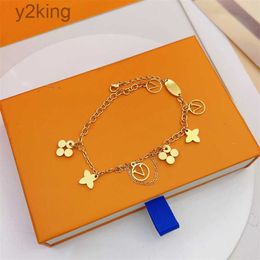 Bracelets à charme en floraison pour femmes dames filles créateurs de mode bracelet luxe lettres dorées fleurs bijoux odzz