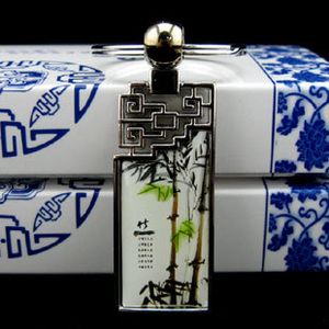 Porte-clés Vintage en céramique de porcelaine bleue et blanche, cadeau de style chinois en métal en alliage de Zinc pour hommes et femmes, accessoires de nouveauté