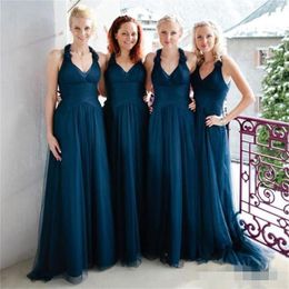 Blauwe bruidsmeisjes Marineblauwe jurken Tule Halter Sweep/Brush train Ruches Plooien Goedkope bruidsmeisjejurk Landelijke bruiloftsgast Feestkleding Grote maten