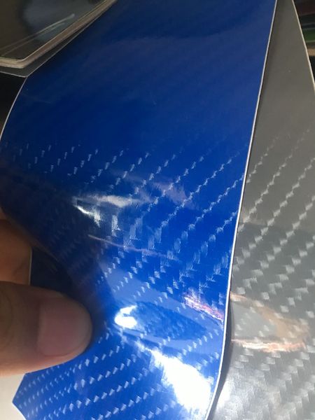 Vinyle en fibre de carbone brillant bleu vert 6D pour film de couverture d'enveloppe de voiture comme un vrai film en fibre de carbone avec bulle d'air sans bulles d'air 1,52 * 20M / Roll 5x66ft