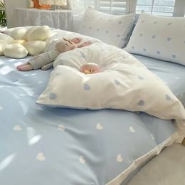 Corazones azules Amor de ropa de cama para niñas chicas de doble tamaño plano cubierta nórdica y funda de almohada lino suave textil 240417
