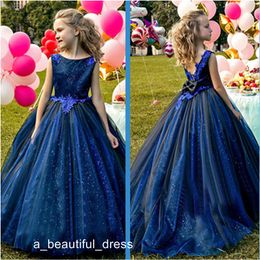 Bleu Dentelle Filles Pageant Robes Robe De Bal Enfants Anniversaire Vacances Partie De Mariage Petite Princesse Toddler Dos Nu Robes Balayage Train FG1339