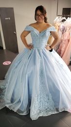 Blue Light Sky Elegant Ball Robe Quinceanera Robes Perles de dentelle Appliques Prom Sweep Train Robe formelle Robes de soirée