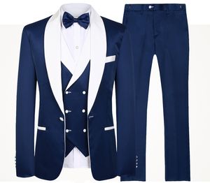 2020 Blue Men Wedding Suits Merk Fashion Design Real GroomsMen White Sjaal Revers Bruidegom Tuxedos Mens Tuxedo Bruiloft / Prom Pakken 3 Stuks