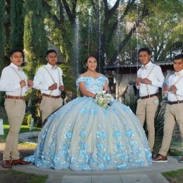 Robes de quinceanera bleu perdées avec des sangles de robe de ballon en tulle applique en tulle 3D Sweet 16 Prom d'anniversaire Prom Ocn Ocn Evenage Vestidos 403 403