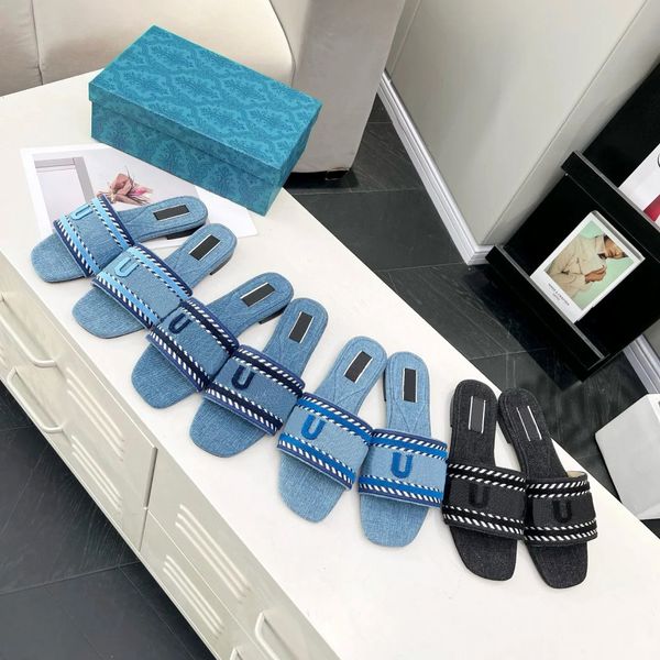 Blue Sandale Femme Designer Denim Sandal Luxe Shoe for Woman Mens brodery Mule Slipper Summer Beach coin Flipoor Flip Flips Sliders Fashion Double Shoes