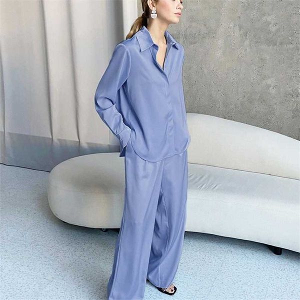 Blue Satin Solid Femmes 2 Pièces Costume Loungewear Chemise Tops + Pantalon à jambe large Dames Accueil Costume Porter un pantalon décontracté en vrac Ensemble Chic 211112