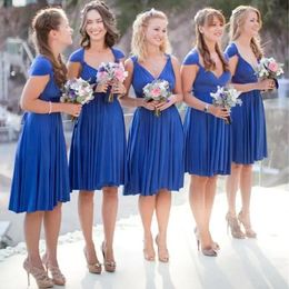 Blauw eenvoudige koninklijke plus size korte bruidsmeisjesjurken ruches knie lengte riemen op maat gemaakte bruidsmeisje jurk land strand bruiloftsfeest slijtage vestidos