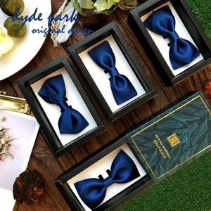 Blue Solid Color Hoge kwaliteit Business Wedding Office Officiant Bruidegom Man Navy Blue Cravat Bow Tie240409