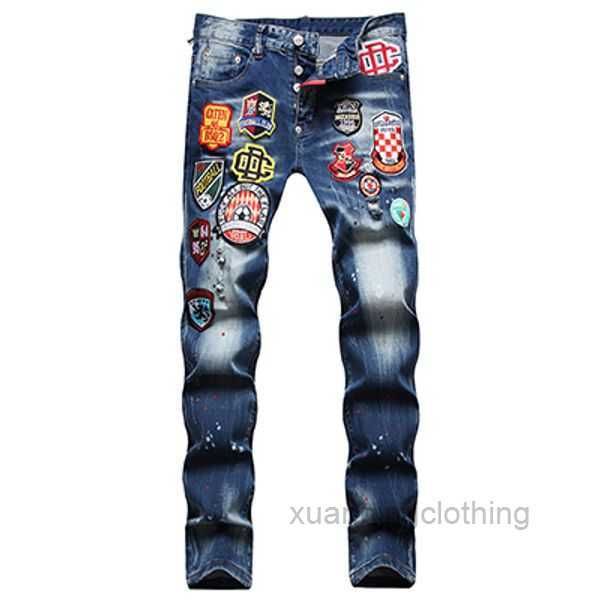 Blue Streetwear Badge Borded Jeans Men Fashion Fit Pantalones de mezclilla rasgada Ropa de marca negra Male XG0B