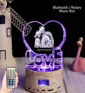 Bluetooth Rgb Lumière Amour Cristal Logo Personnalisé Laser Po Verre Po Cadre Boîte À Musique Rotative Mp3 Haut-Parleur De Mariage Anniversaire Christm1115838