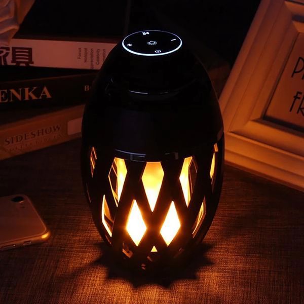 Haut-parleur sans fil Bluetooth Portable LED Flame Light Haut-parleur Lecteur extérieur avec torche Flicker Light pour Mobile Smart Cell Phone Laptop