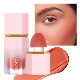 Blush 8 kleuren Vloeibare Blush Helderder tint Vloeibare gezichtsrouge Wang Ogen Lippen Make-up Multifunctionele langdurige cosmetica met spons 230921