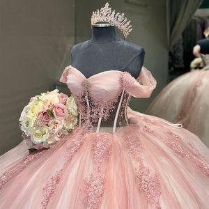Blush roze off-shoulder Quinceanera jurken uitgebeend kant-up korset Gillter applique prinses Sweet 15 vestidos debutante