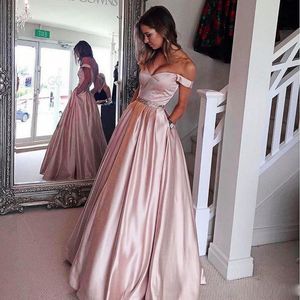 Blush rose robes de bal avec des perles de ceinture paillettes sur l'épaule une ligne robes de soirée en satin plis robes de soirée de cocktail formelles