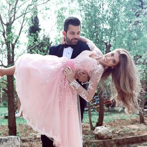 Bloos roze zei mhamad prom jurk v-hals kant applicaties sjerp illusie lange mouwen formele feestjurk 2017 tule thee lengte bruidsmeisje jurk