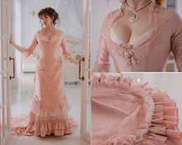 Blozen roze zijde Victoriaanse prom party jurken Victoriaanse kostuum baljurk drukte lange mouwen lace-up korset avondjurk