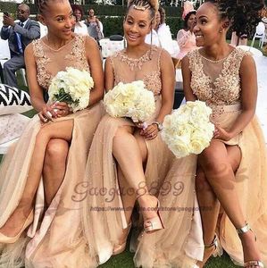 Blush Pink Split Long Bridesmaids Jurken 2019 Sheer Neck met parels kralen bruidsmeisje jurken Appliques Lace Country Wedding Gu2578