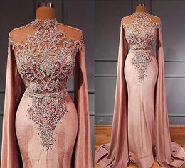 Blozend Roze Veet Zeemeermin Galajurken Pure Hals Kant Appliqués Grote maten Cape Mouw Kaftan Arabische Avond Tweede Receptie Feestjurken Robe De Mariee