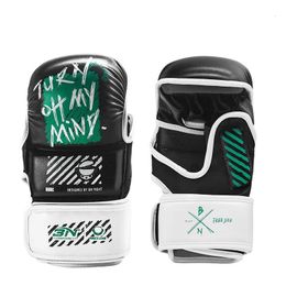 BN Jeugd Volwassen Open Halve Vingers Sanda Boksen MMA Muay Thai Handschoenen Kickboksen Vechtsporten Vechten Wanten Apparatuur DEO 240318