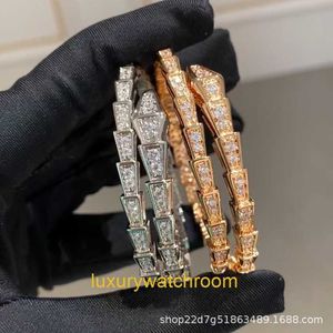 Boagery Bracelet Designer Bijoux V Bracelet en forme de diamant complet en diamant élastique V Bracelet osseux de serpent ouvert à or plaqué or Gold