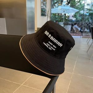 Bob Embet Summer Beach Hat Straw Designer bezoekers brede letter Cap Solid Sunhats rand hoeden desingers kleur mode caps trend reis buckethats