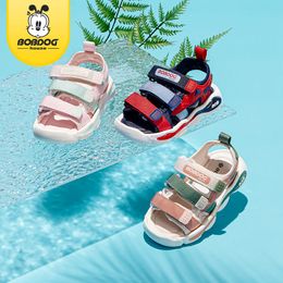 Bobdoghouse de las sandalias transpirables de la chica de moda, los cómodos zapatos de agua de la playa duraderos para las actividades al aire libre para niños BMD24x373