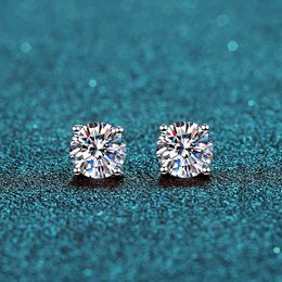 Boeycjr S925 Classic 4 tanden 0.5 / 1 / 1.5CT F Color Moissanite VVS Fijne sieraden Diamant Stud Oorbel met certificaat voor vrouwen