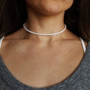 Collier ras du cou bohémien en perles blanches pour femmes, chaîne Vintage