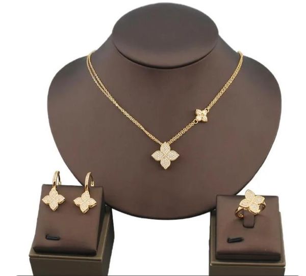 Colliers de boucles d'oreilles à fleurs plaquées bohèques plaque d'or sonnes de petits ensembles de bijoux de luxe