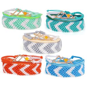 Ensemble de bracelets de corde de cire de bohème pour les femmes 3pcs Bracelets de charme de montagne de fil tissé imperméable faits à la main