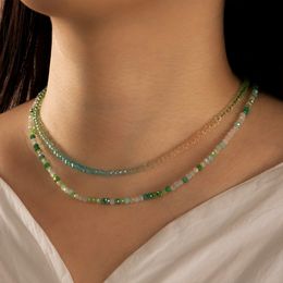 Charme perle couloir minuscule collier de perles verts et graines blanches Collier perlé à la main